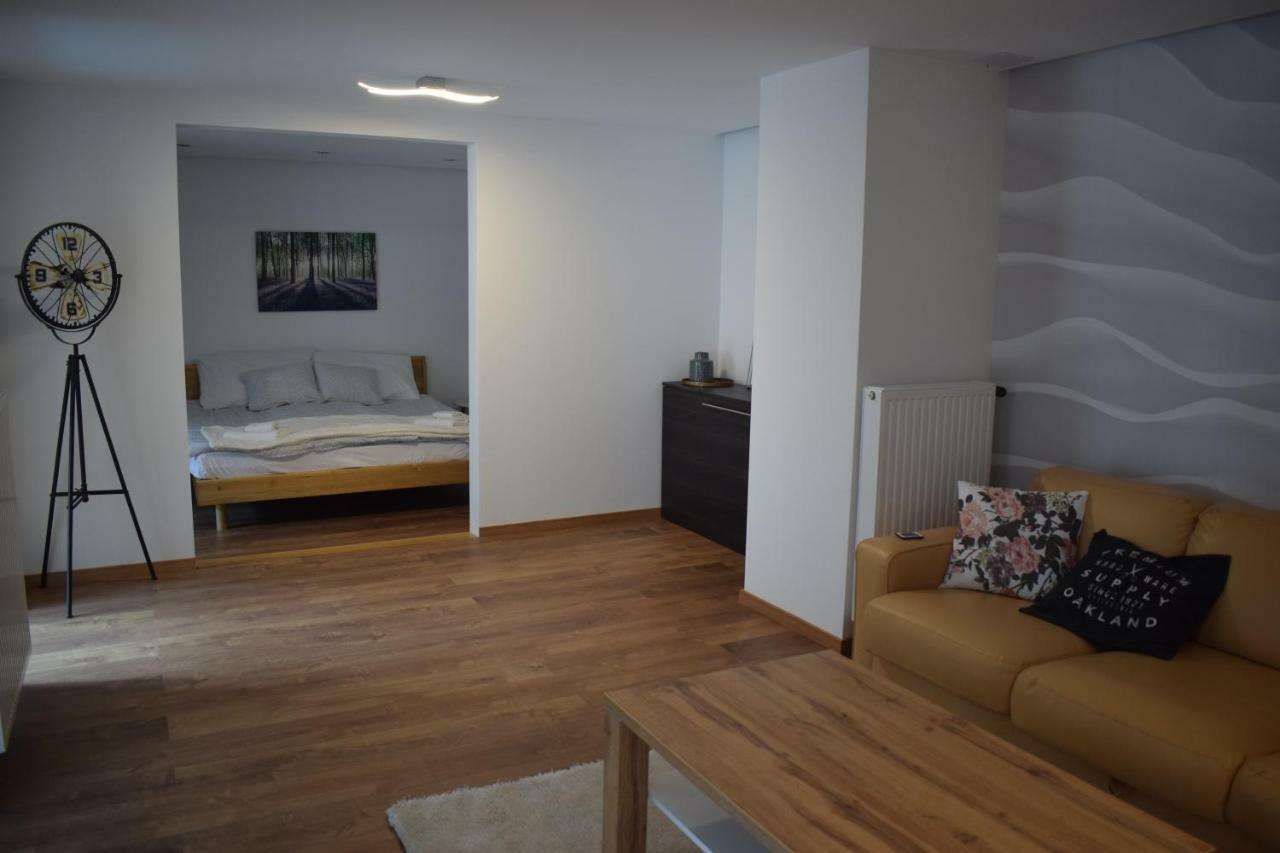 Appartamento Buborék apartman Tata Esterno foto